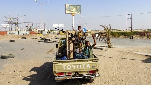 ميليشيا الحوثي الإنقلابية تدفع بتعزيزات كبيرة الى هذه المنطقة