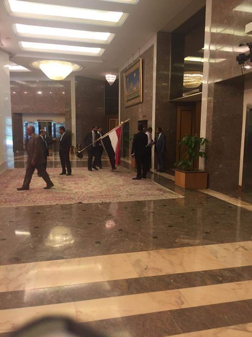 هل بدأت استعدادات الشرعية للعودة إلى الداخل؟!( صورة)