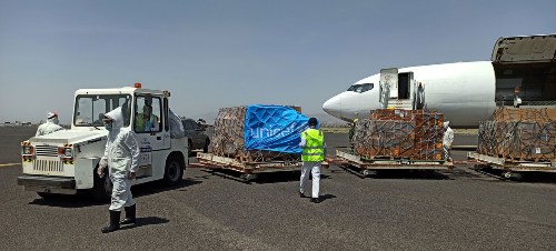 اليونيسف تنقل جوا مجموعات اختبار لكورونا إلى صنعاء