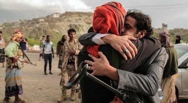 الحوثي يعلن نجاح صفقة تبادل للأسرى