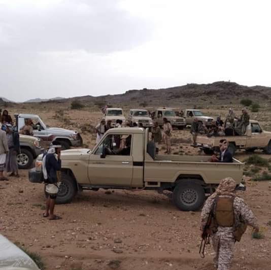 قبائل البيضاء تسيطر على موقع استراتيجي وسقوط أول شهيد والحوثيون يلجأون إلى "المسيرات" (تفاصيل)