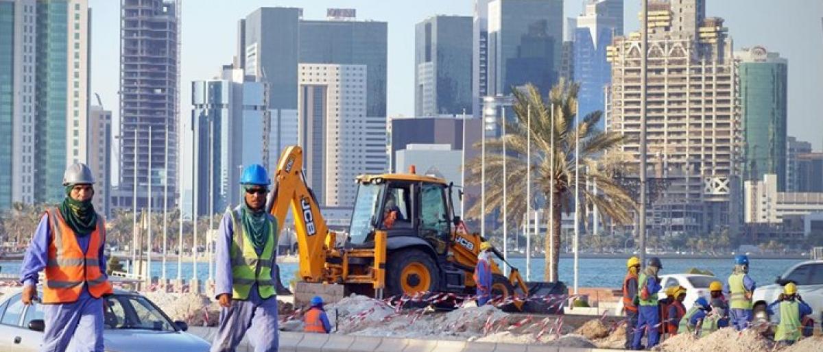 نقل أمير دولة خليجية إلى المستشفى وسط أنباء عن تدهور حالته الصحية