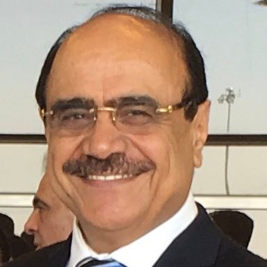 دبلوماسي يمني يوده دعوة للإمارات عقب اتفاق التطبيع مع الاحتلال
