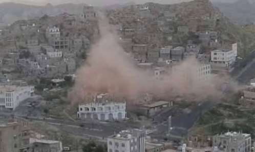 الحوثيون يقصفون بالمدفعية قرى المواطنين جنوب تعز