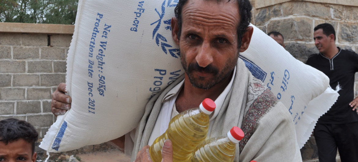 الغذاء العالمي يستحدث آلية للحد من سرقة الحوثيين للمساعدات