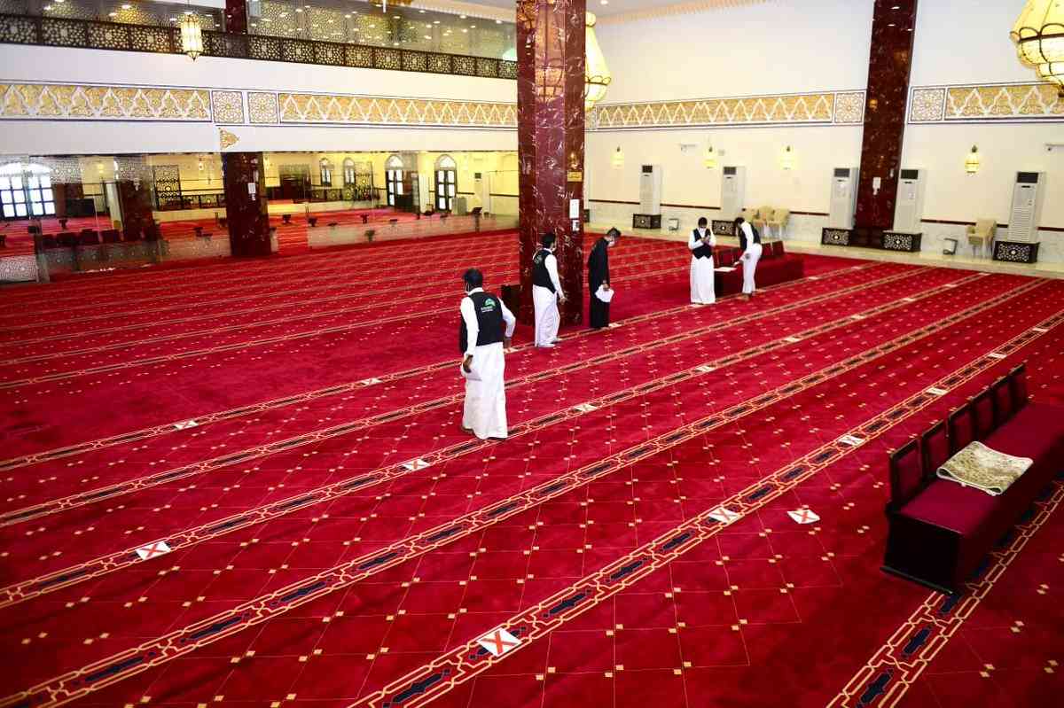 تقنية جديدة لتعقيم مساجد مكة المكرمة