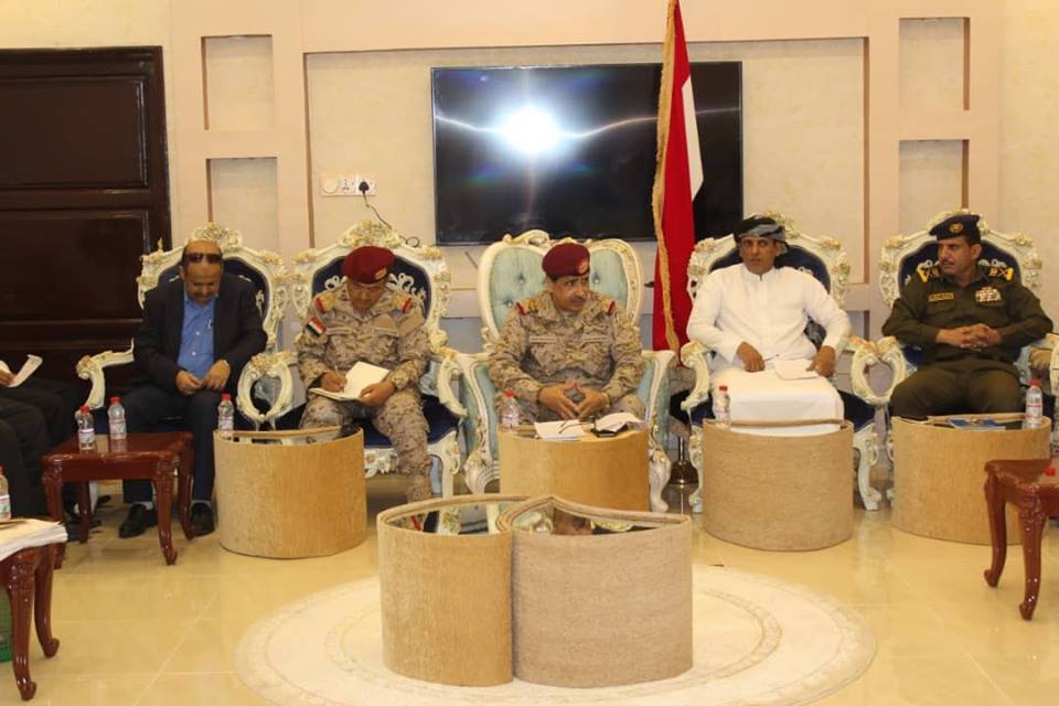 المهرة.. رئيس الأركان اليمني يشدد على  أهمية الضبط والربط العسكري ورفع الحس الأمني  