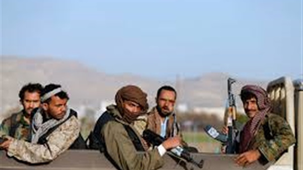 بطريقة بشعة.. مليشيا الحوثي تعدم مواطن أمام أسرته بعد اقتحام منزله بمدينة إب