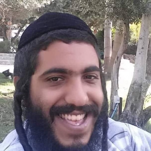 حاخام يمني من أبناء شبوه يوجه نداء بسبب ما يحدث في عتق شاهد ماذا قال !