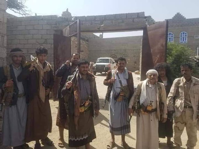وساطة تنجح في سحب الحوثيين لمسلحيهم من منزل العواضي