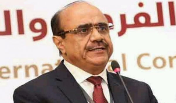 دبلوماسي يمني يعلق على الأحداث في سقطرى بسطر واحد