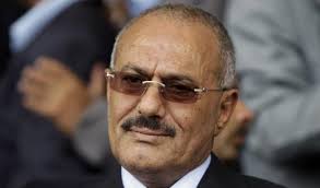 كاتب إيراني: سليماني هو من وجه بقتل الرئيس صالح وطهران تنظر للحوثيين بتعالي