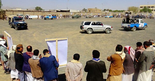 الحوثيون يتنقلون بين المحافظات بحثا عن مقاتلين وسط رفض شعبي واسع  (صورة)