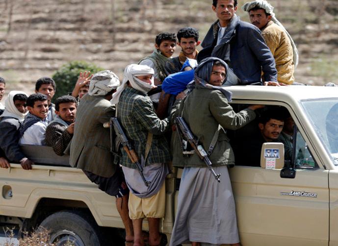 الحوثيون يعتقلون رجلا "شبيها بالرئيس هادي" 