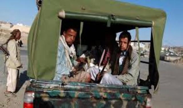 في حين يفتك وباء كورونا بالسكّان.. ميليشيا الحوثي تدشّن مراكزها الصيفية للأدلجة والطائفية في مدارس إب