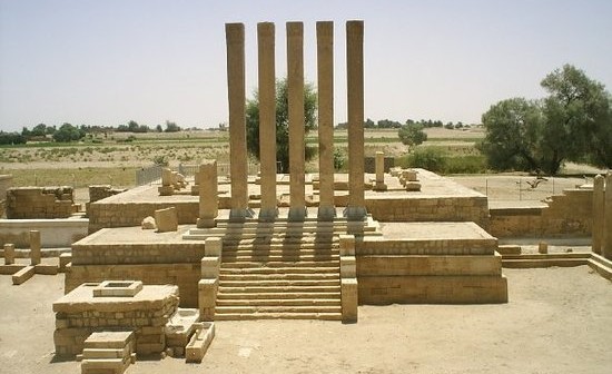 وقفة احتجاجية بمأرب تدين قرارات الاعدام الحوثية بحق مختطفين