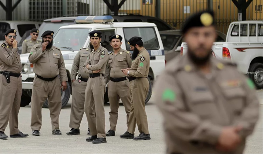 زوج يطعن زوجته بالشارع في جريمة غادرة تهز السعودية