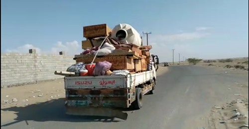قذائف الحوثيين تدفع بموجة نزوح جديدة في الحديدة