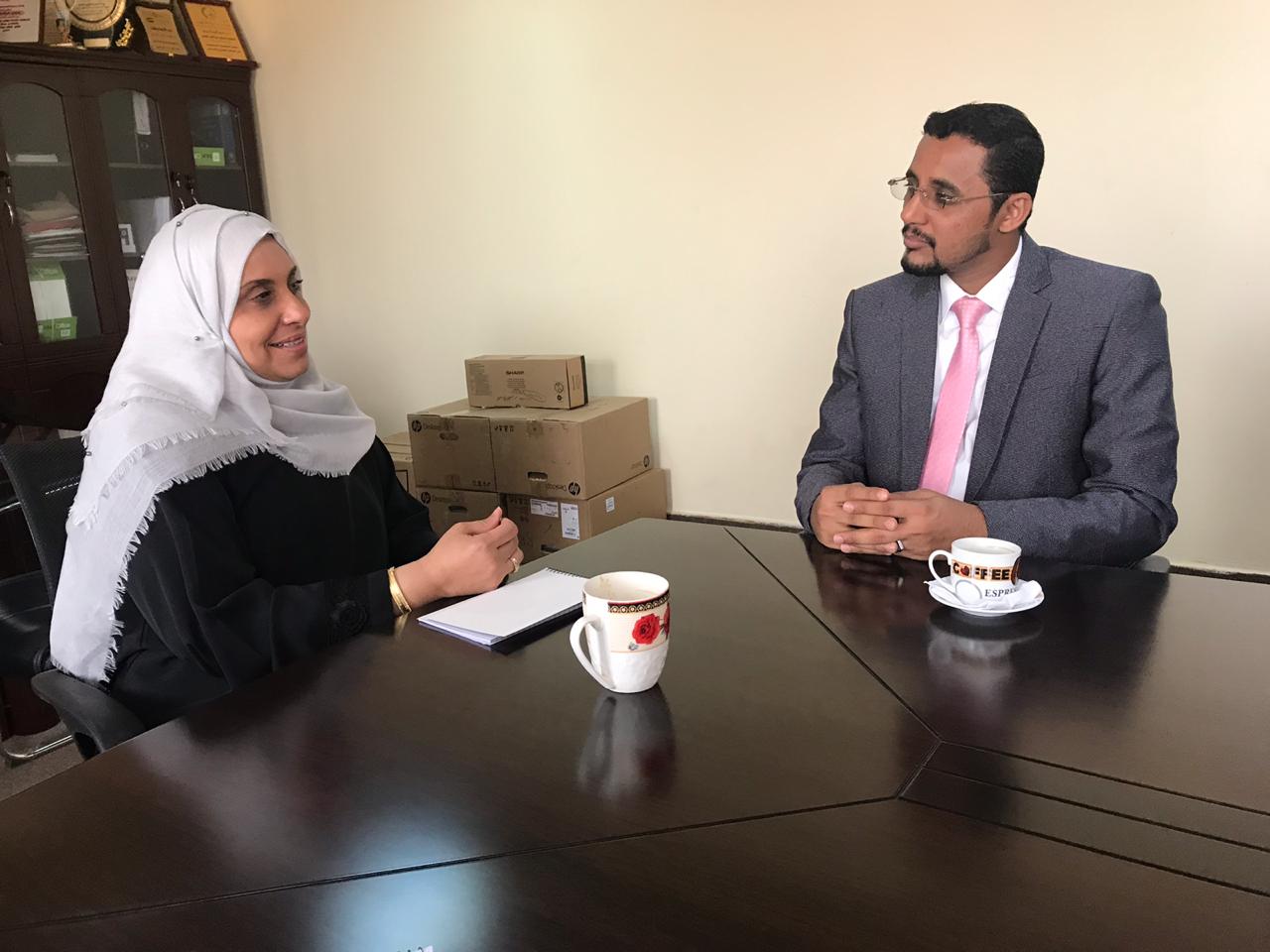 وزيرة الشؤون الاجتماعية تلتقي بالقديمي لمناقشة عمل انشطة مكتب العمل في الحديدة