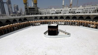 تعرف على طريقة التسجيل لأداء العمرة أو زيارة الحرمين الشريفين