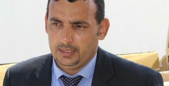 مسؤول حكومي يحذر من الزج بأبناء “سقطرى” في ميليشيات خارج إطار الدولة