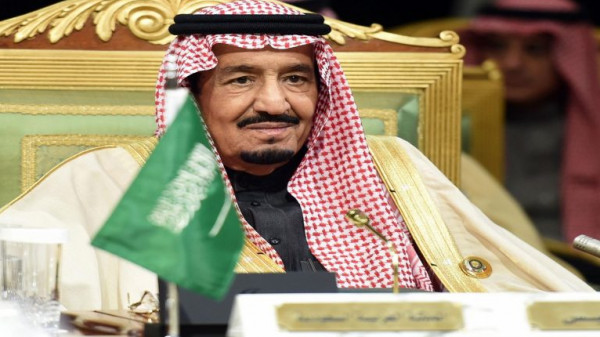 أمر ملكي سعودي يشمل جميع الوافدين بينهم اليمنيين