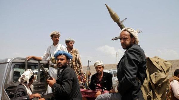 الخلافات المالية تفكك صفوف الحوثيين في الساحل الغربي