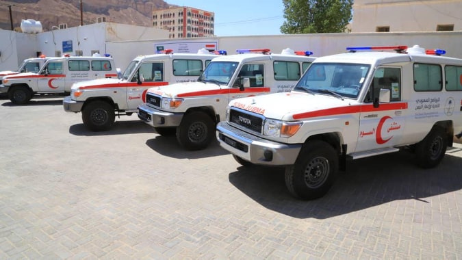 إعمار اليمن يدشن مشروعاً طبياً في حضرموت ويضع حجر أساس مشروع تعليمي بالمحافظة
