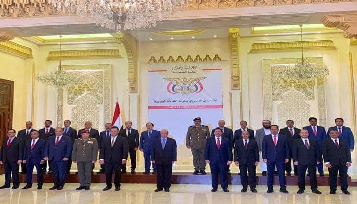 بينها الحفاظ على الوحدة.. وزير يكشف أهم خمسة أمور أقسم وزراء الحكومة على الوفاء بها بما فيهم وزراء الانتقالي