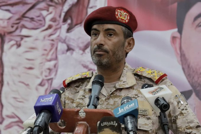 بن عزيز: القوات المسلحة لن تتوقف حتى اجتثاث المشروع الحوثي الإيراني