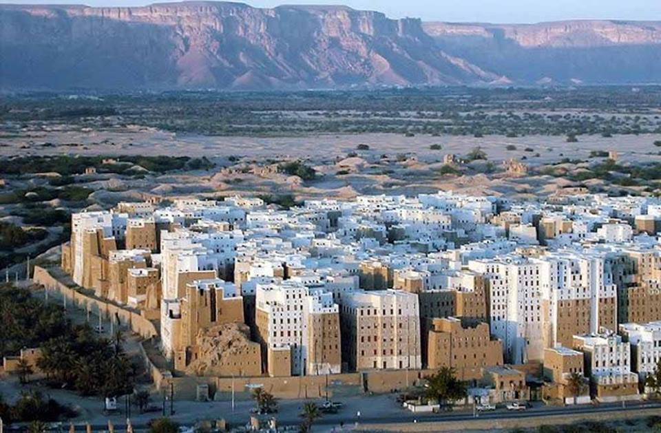 عودة المغتربين من السعودية ترفع إيرادات جمارك وادي حضرموت