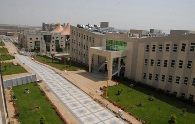 للمقيميين ..جامعة سعودية تعلن عن حاجتها لتوظيف عشرات الدكاترة 