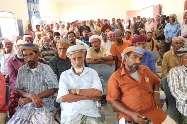 وجهاء سقطرى يطالبون بطرد عناصر الانتقالي القادمين من خارج المحافظة