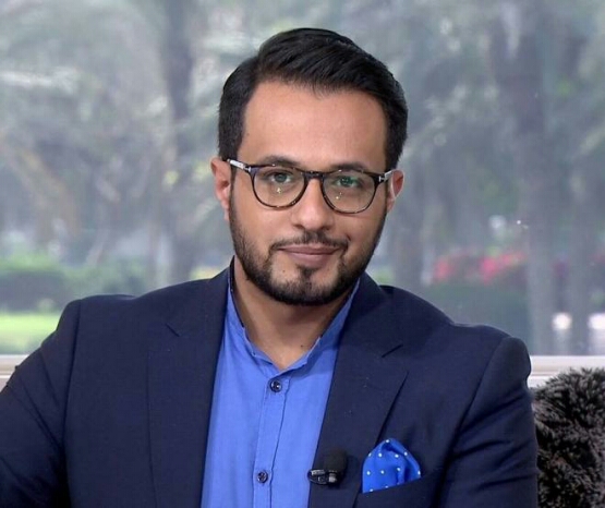 مذيع سعودي بارز في قناة ‘‘العربية‘‘ يعلن بشكل مفاجيء اعتزال الاعلام نهائيا (السبب)