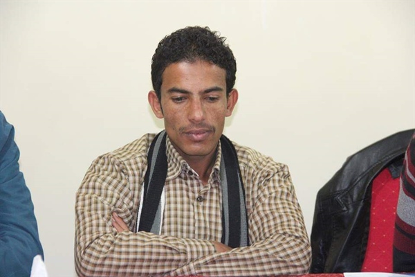 مليشيا الحوثي تفرج عن أحد الصحفيين بعد أكثر من عام على اختطافه