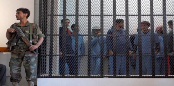 مركز حقوقي: 13 ألف معتقل ومختطف في 300 سجن حوثي