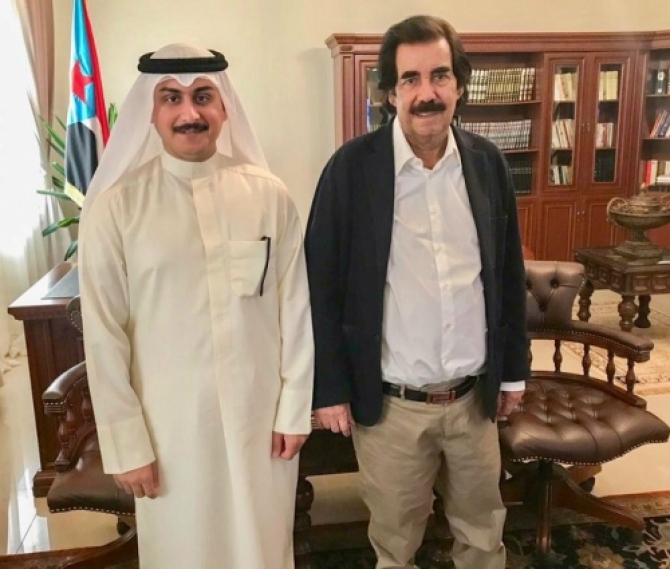 الرئيس علي سالم البيض يظهر مجددا