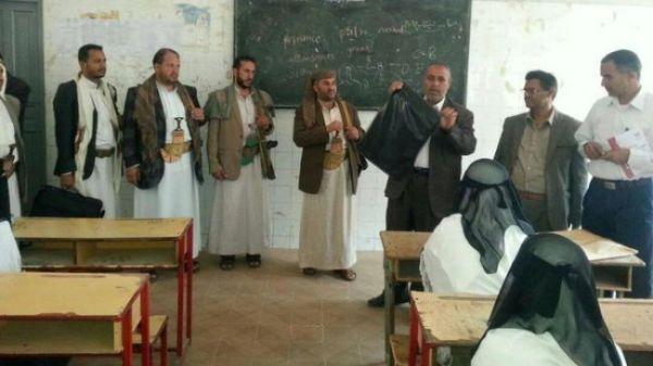 الحوثيون يتربصون لتفخيخ عقول الأطفال بعد حرمانهم من المعيشة