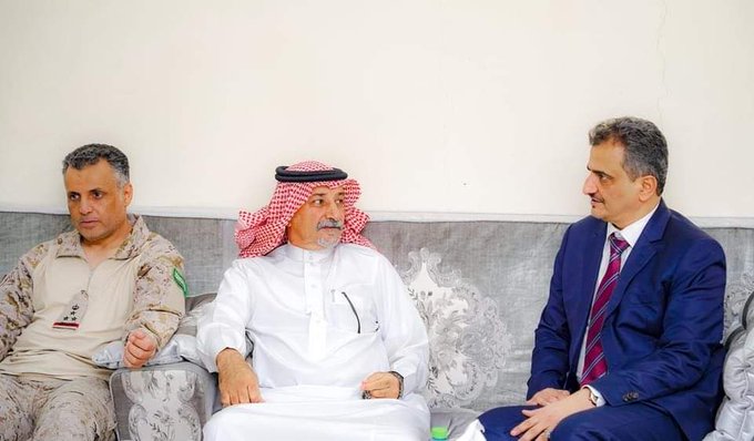 اجتماع نادر بين قائد التحالف والمحافظ لملس في مقر السلطة المحلية بعدن