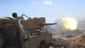 اندلاع مواجهات عنيفة بين قوات محور تعز وميليشيا الحوثي في جبهة الأربعين بتعز