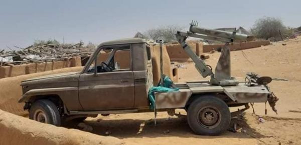 الجيش الوطني يسيطر على حزام الحوثيين المدفعي بعبس حجة (صورة)