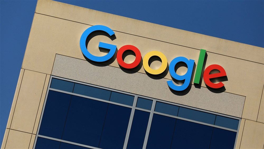 تعرف على "أول يمنية" تحصل على منحة تقنية Google في كندا
