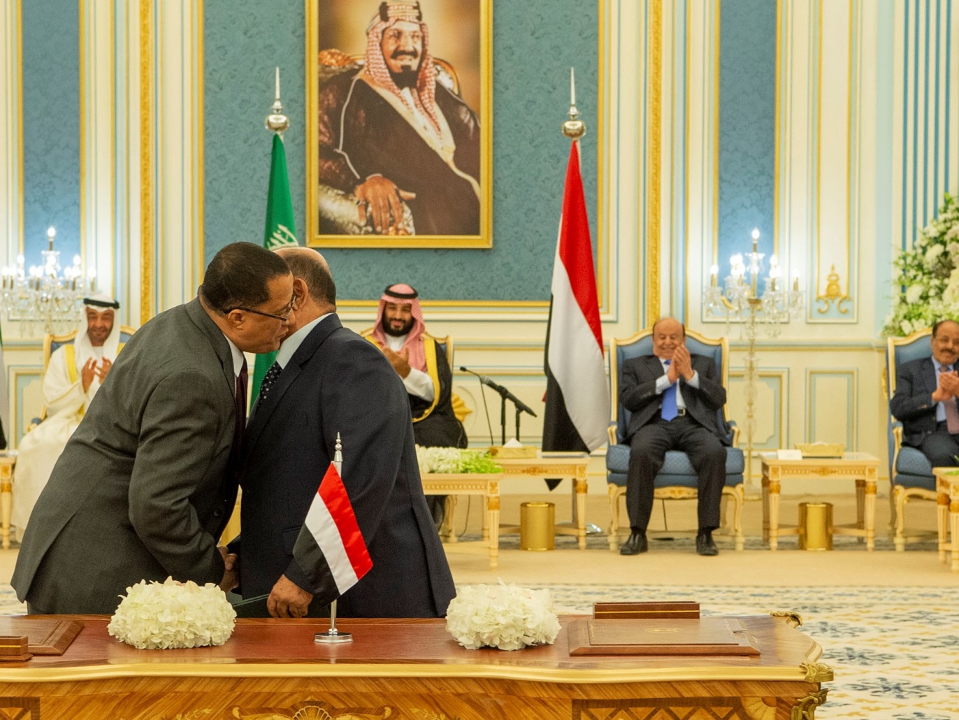  تفاصيل مقترح سعودي لإنهاء الأزمة بين الشرعية والانتقالي