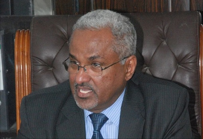 مستشار رئاسي يتهم الانتقالي بتنفيذ أجندات خارجية تهدد أمن الخليج