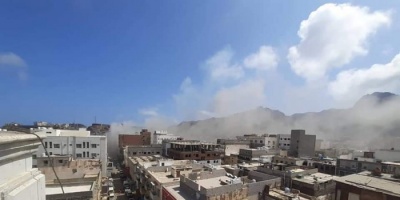 نشوب حريق بمحلات ملابس بمدينة كريتر