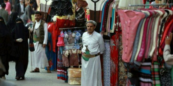 مليشيا الحوثي تنهب محلات الملابس في صنعاء وتفرض عليهم كسوة أسر قتلاها في الجبهات