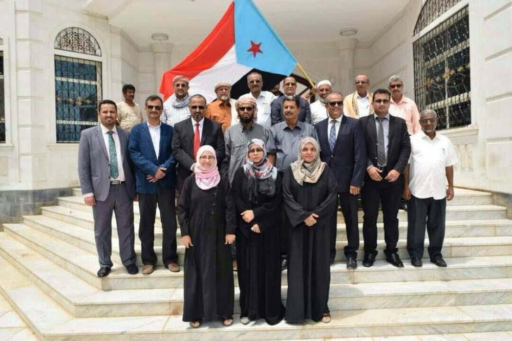 محافظ يمني يدعو الى تحويل مايسمى بالانتقالي الجنوبي إلى حزب مدني 