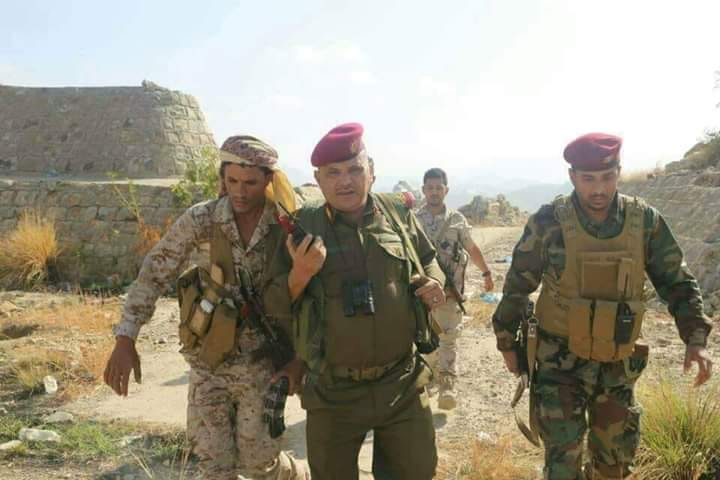 قائد محور تعز يزور أبطال الجيش الوطني في جبهات القتال